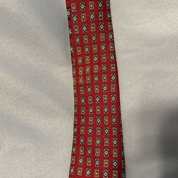 Ermenegildo Zegna Red and Gold Geometric Tie - Picture 3 of 5